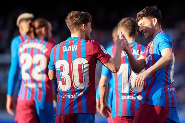  那不勒斯客场大胜，奥斯梅恩独中三元