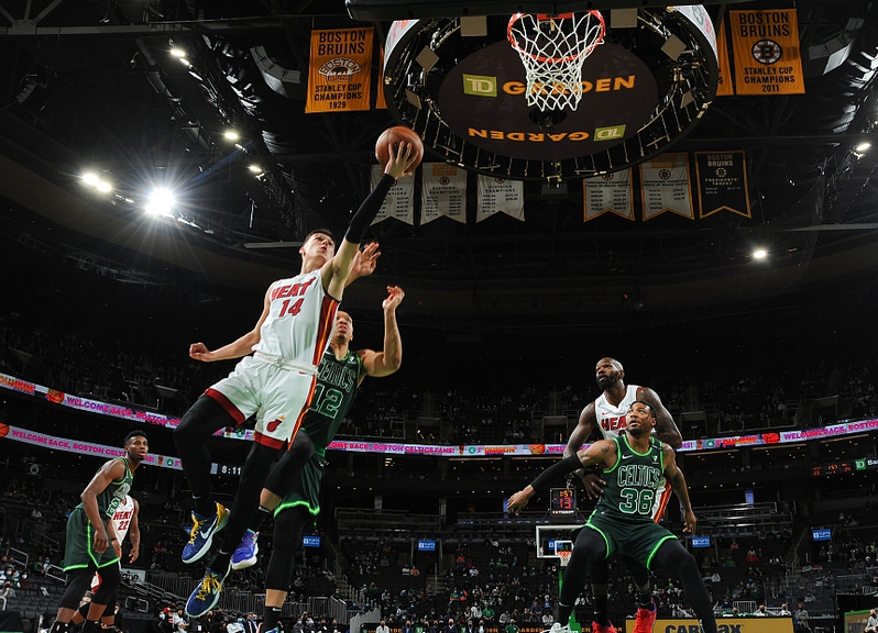  杜兰特关键球失准，太阳末节崩盘不敌森林狼遭逆转